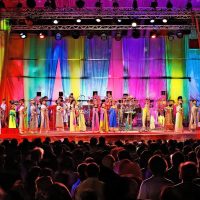 Live Show Âm Nhạc: Sự Kết Hợp Độc Đáo và Nghệ Sĩ Nổi Tiếng trong Âm Nhạc và Đời Sống Văn Hóa